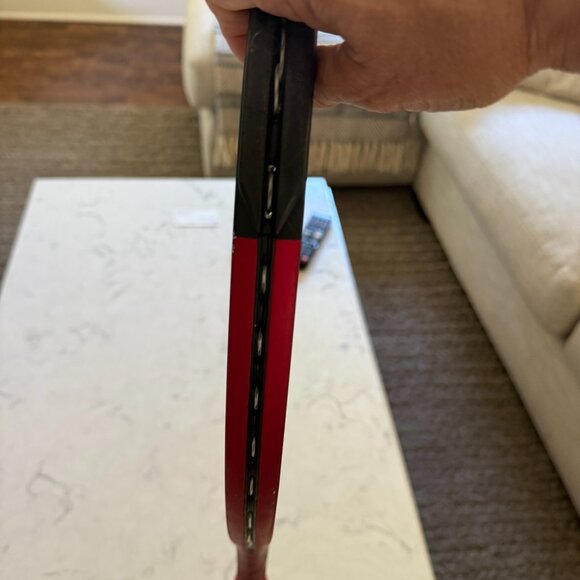 WILSON CLASH 108 V2 Grip 4 1/8 NEWLY STRUNG AND NEW GRIP EXCELLENT CONDITION - Picture 8 of 16